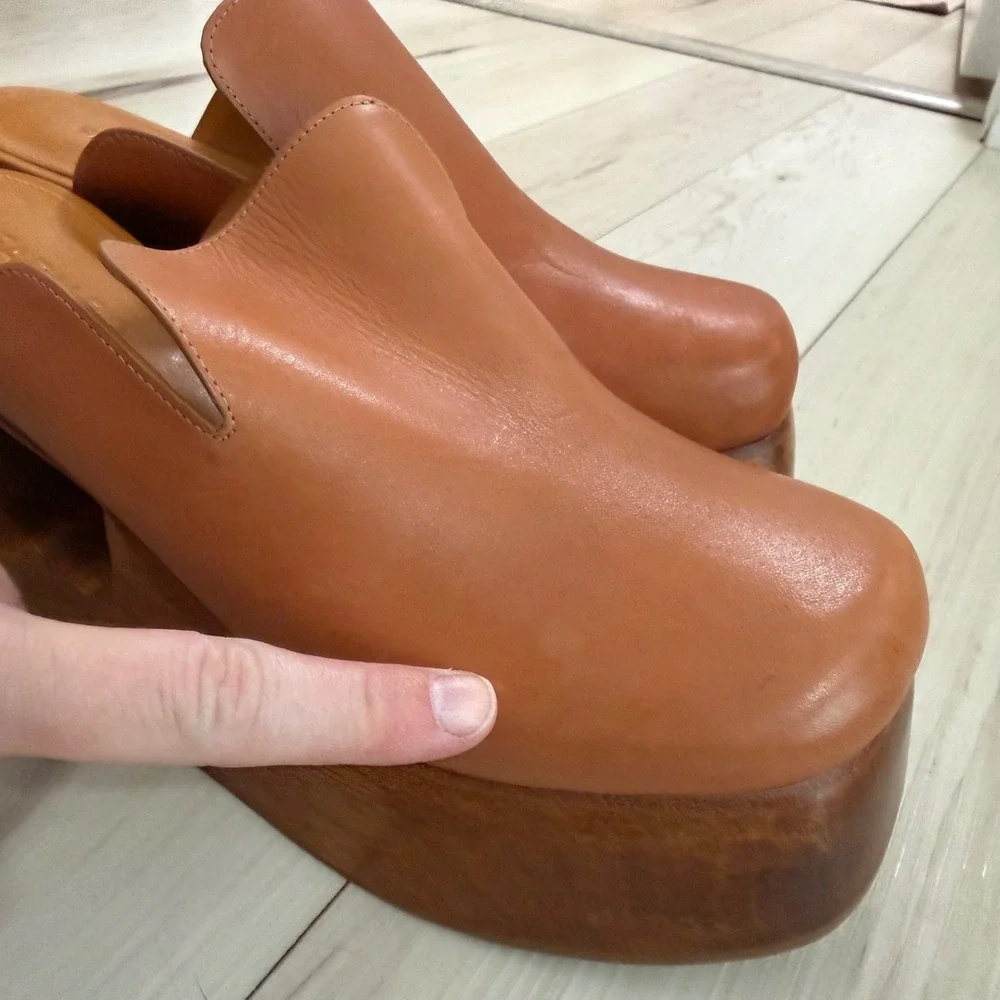 Farm Rio Brown Vegan Leather Flower Cutout Wood Platform Wedge Mules Clogs US 7 - Picture 10 of 10